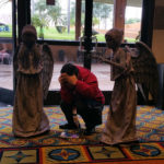 gallifrey-one-doctor-who-angel-cosplay-junior-angels-from-blink-at-secondgeekhood